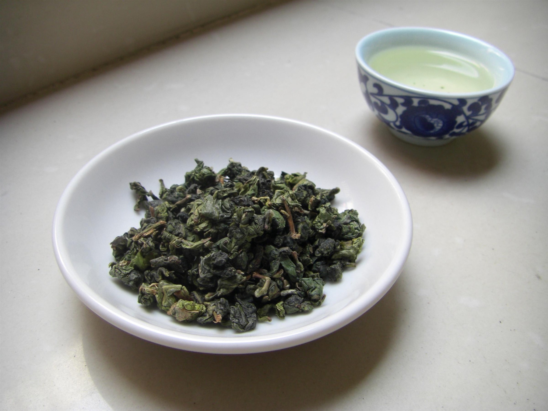 Tieguanyin leaves and tea